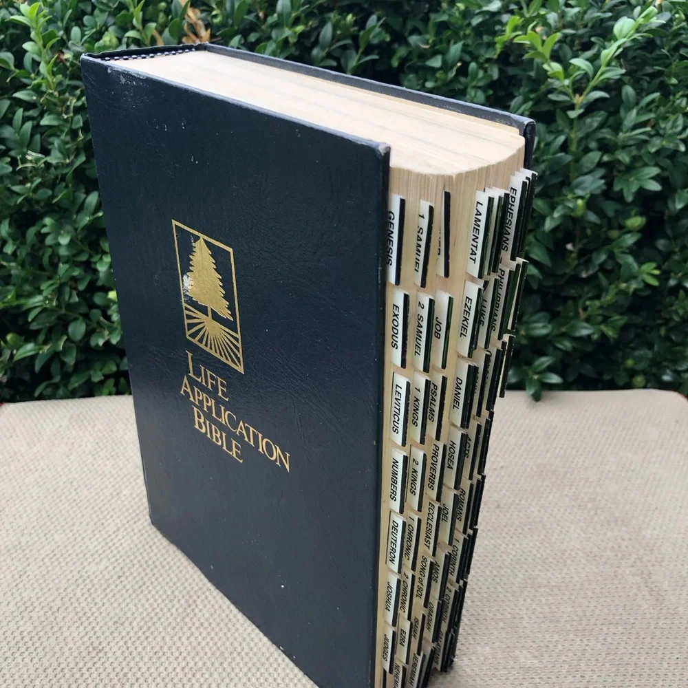 Life Application Bible Black with Green Logo  by Tyndale 1993